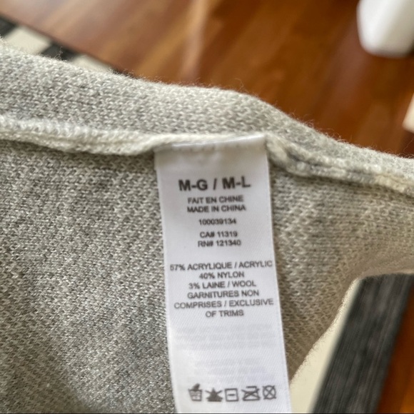 Dynamite Gray and White Boho southwestern Print Cardigan/Wrap Size: M/L - Picture 6 of 7